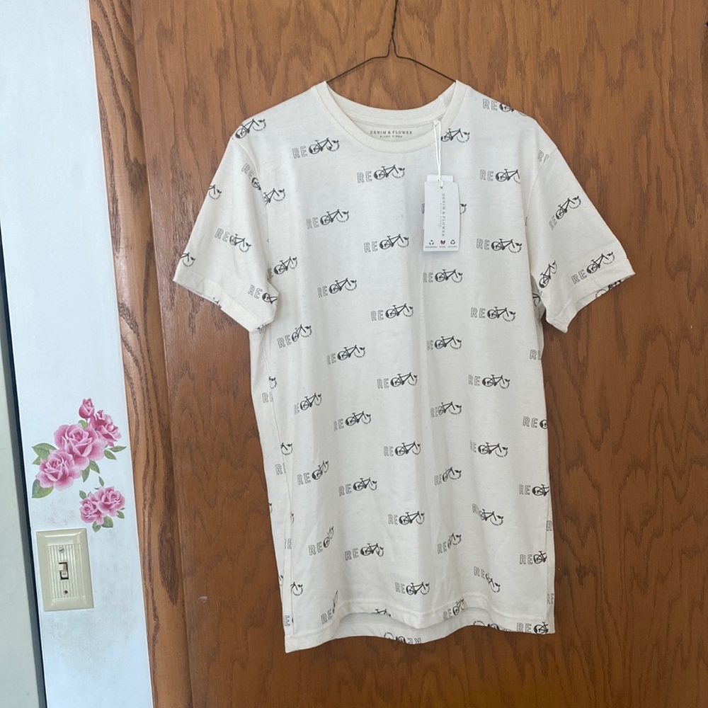 T-SHIRT, NEW WITH TAGS, SMALL